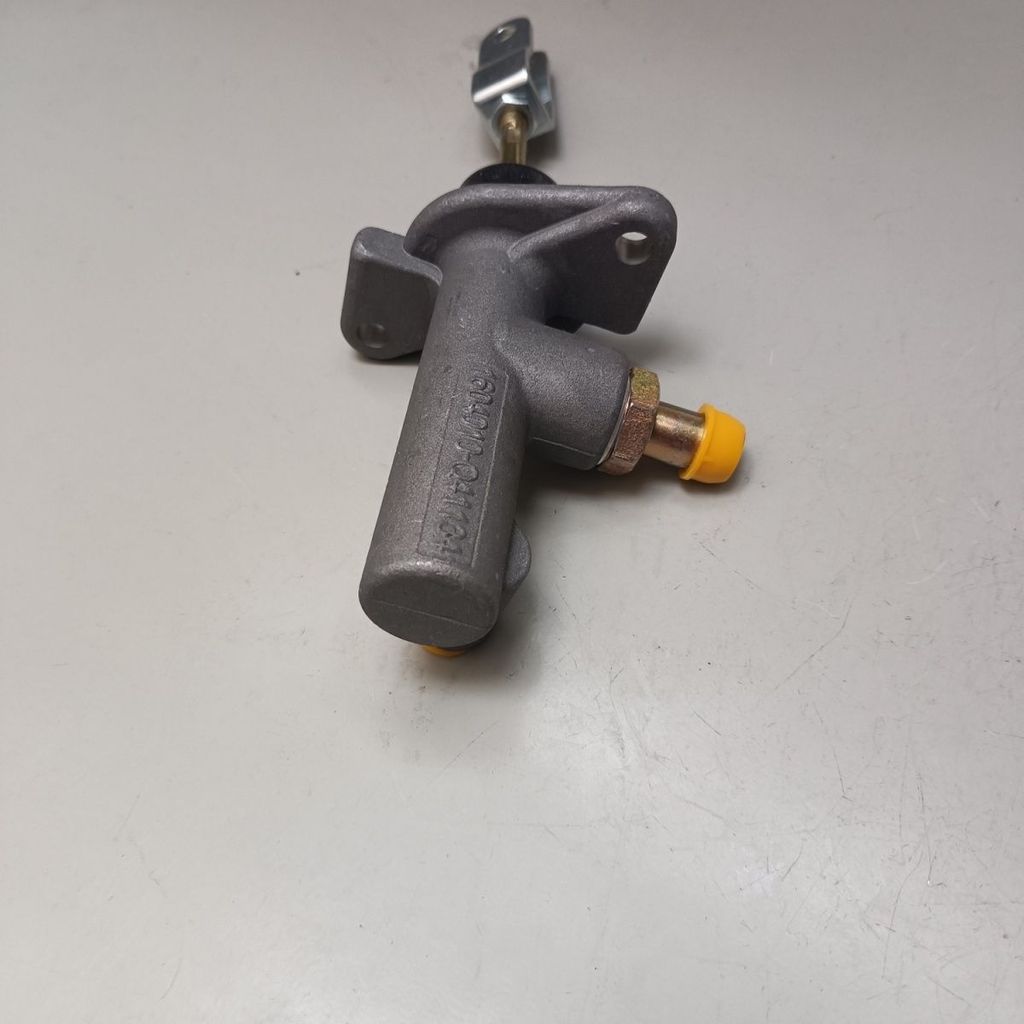 Dongfeng Dorika กระบอกหลักคลัตช์ Freka Xiaobawang Jinka Light Card Sharp Bell Clutch Master กระบอก Q