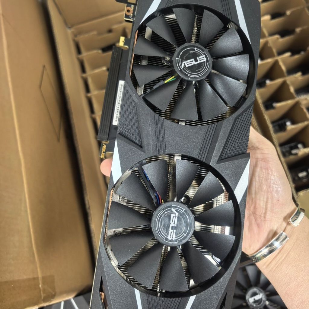 การ์ดจอ ASUS RTX2080Ti 11GB ROG Strix/Snow Leopard มีประกัน 1 ปี (Bulk Pack)