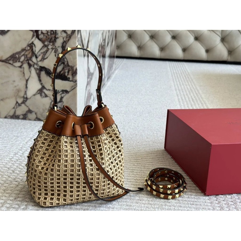 Valentino Valentino Valentino Drawstring Leather Portable One-Shoulder Cross-Body Willow Nail Cross-