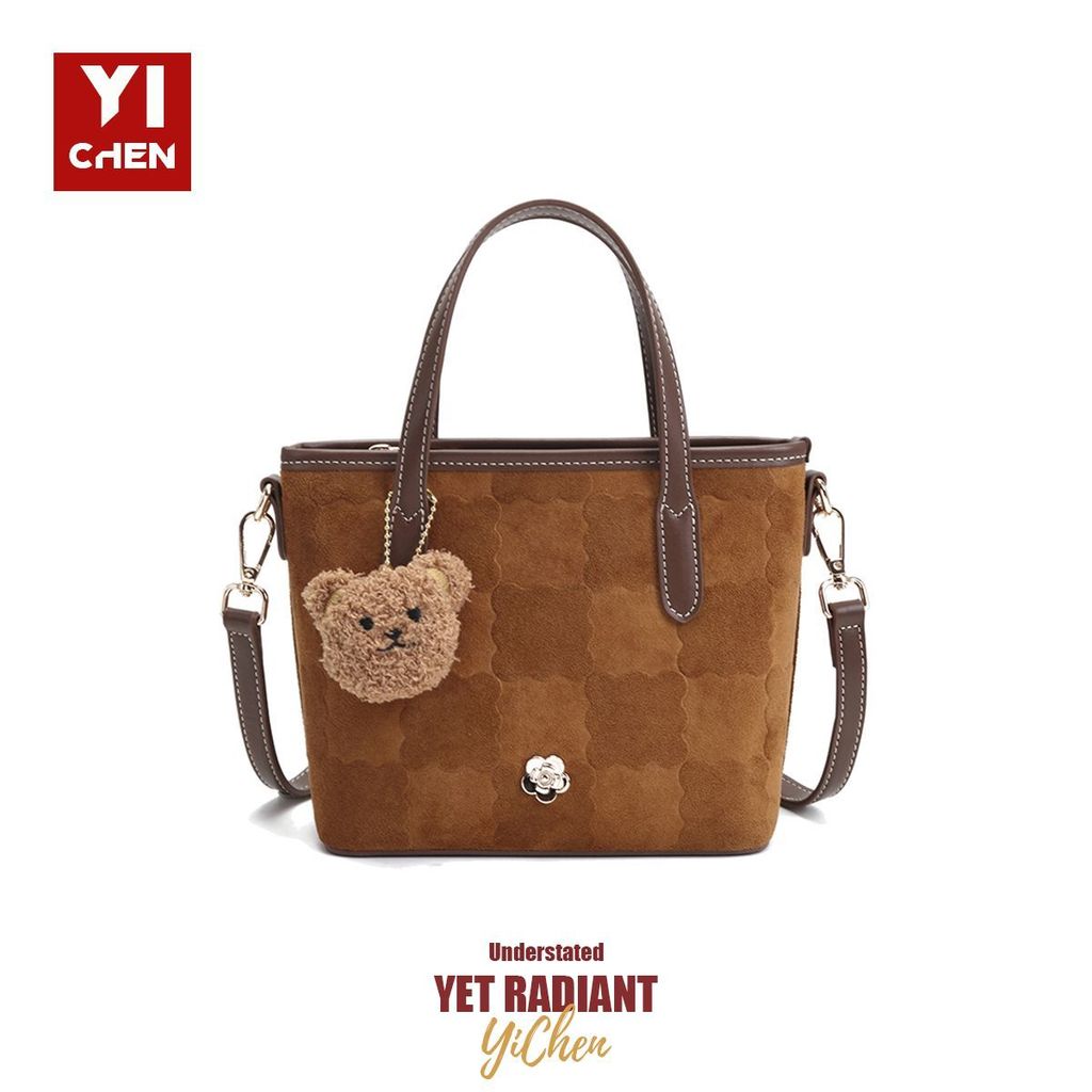 [พร้อมส่ง ใหม่ 2026] YICHEN กระเป๋าสะพายข้าง กระเป๋าโท้ท สไตล์เกาหลี หนัง PU พรีเมียม ลาย Puzzle แถม