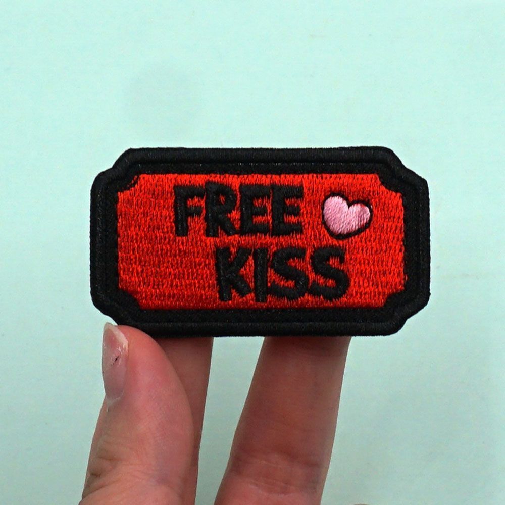 [แพทช์ Velcro แบบกําหนดเอง] AE.English Freedom Kiss Cute 3D Velcro Patch /Badges/armband/Emblem Deco