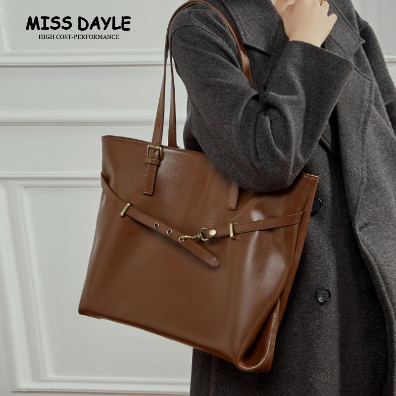 CHICCARRY กระเป๋าหนังวินเทจกระเป๋าสะพายความจุขนาดใหญ่เหมาะสําหรับโรงเรียนร่วม