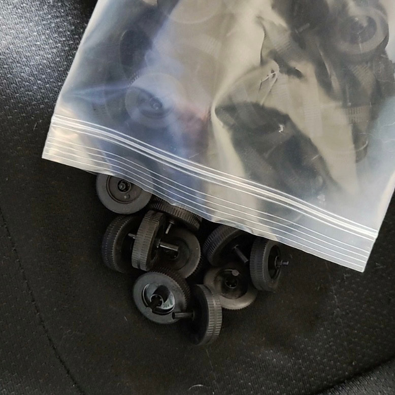 เหมาะสําหรับ Logitech Logitech M330/331/280/275/320 เมาส์ Roller Pulley ฝาครอบแบตเตอรี่