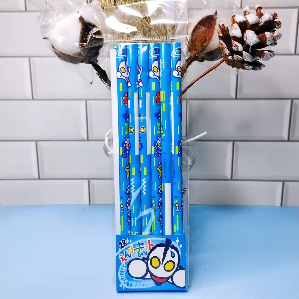 ชุดดินสอ สต็อกร้าน Ultraman M78ที่ผลิตในญี่ปุ่นซื้อชุดดินสอเด็ก Superman ดินสอ2B 6แท่ง