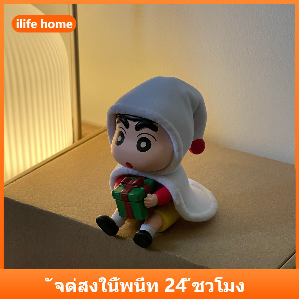 💥 จัดส่งจากประเทศไทย 💥Merry Christmas Tree Crayon Shin chan คอสเพลย์อะนิเมะรูป COD สต็อกรูปตุ๊กตาของเล่นสําหรับของขวัญเด็กคอลเลกชันจี้รถเครื่องประดับตกแต่งเค้กบ้าน