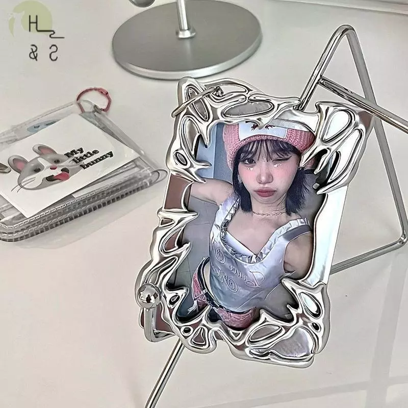 [H&S] Oril Design Electroplate Plasitic Frame Kpop Idol Photocard Holder Creative 3 นิ้วผู้ถือการ์ดภาพแขน {th}