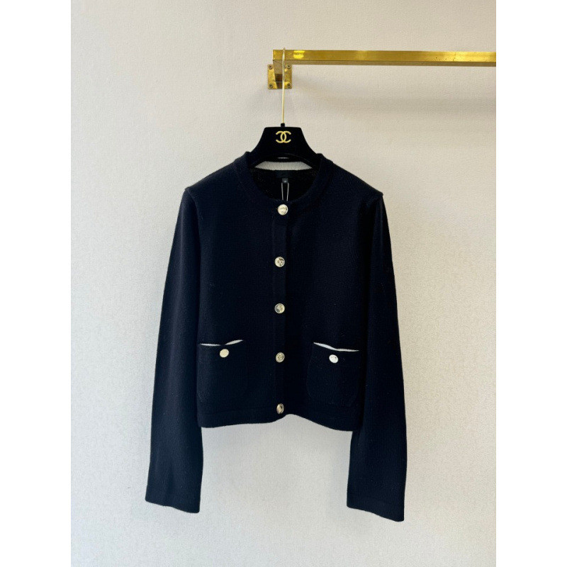 1AZ2 Ch**el Xiaoxiangjia's new round-neck single-breasted knitted cardigan is slim-fitting and has a