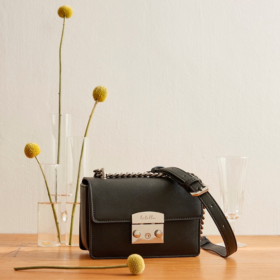 Labella - กระเป๋าสะพายโซ่ Luna Black