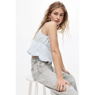 H&M(เอชแอนด์เอ็ม) เสื้อสายเดี่ยวชายระบายทรงบับเบิล Women Bub…