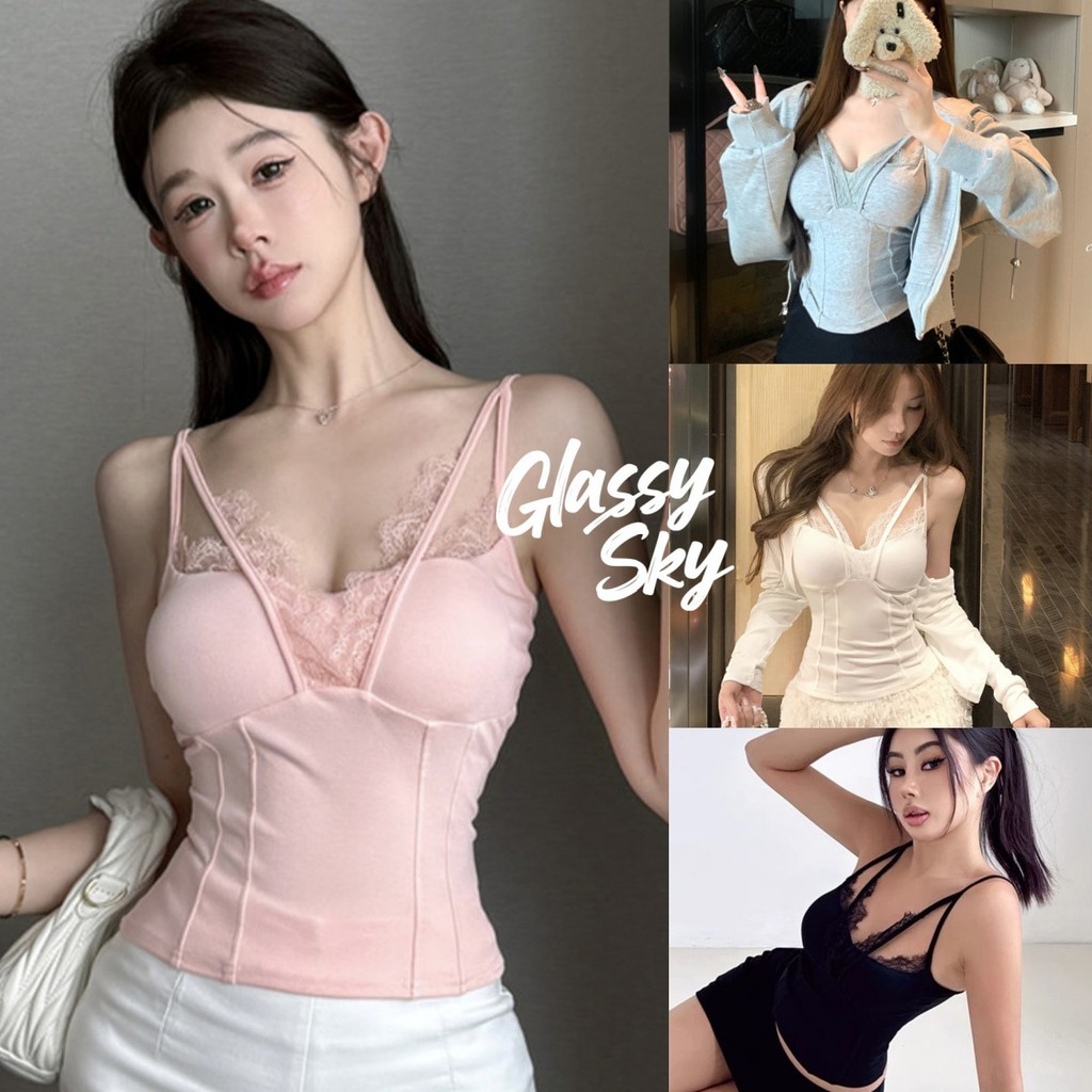 Glassy Sky😜พร้อมส่ง เสื้อสายเดี่ยวเสริมฟองน้ำในตัว ทรงรัดรูปดีเทลลายลูกไม้ เสื้อครอปคล้องคอ(FYA125)