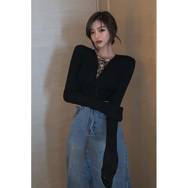 2026แฟชั่น2026เซ็กซี่VคอSlim-Fit Bottomingเสื้อสีดําด้านในMatchผู้หญิงฤดูใบไม้ผลิฤดูใบไม้ร่วงRetroสไ