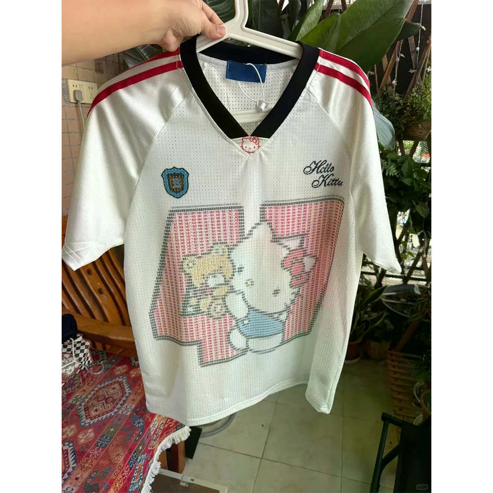 อเมริกันย้อนยุคสาวร้อนกีฬาสไตล์ย์แขนสั้นฤดูร้อนเสื้อยืดลายคอวีเย็บ ผอมลง ดูทั้งหมด @