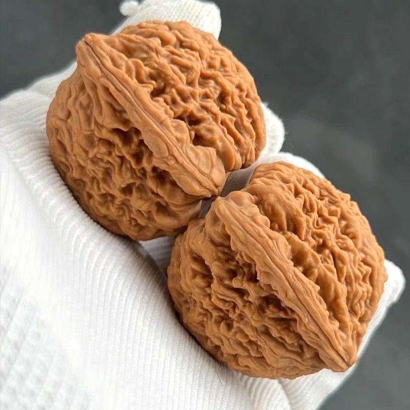 สินค้าใหม่พร้อมสต็อก Wenwan Peach Walnuts Wenwan Walnuts One Object Training Hand Walnut Plate Play 