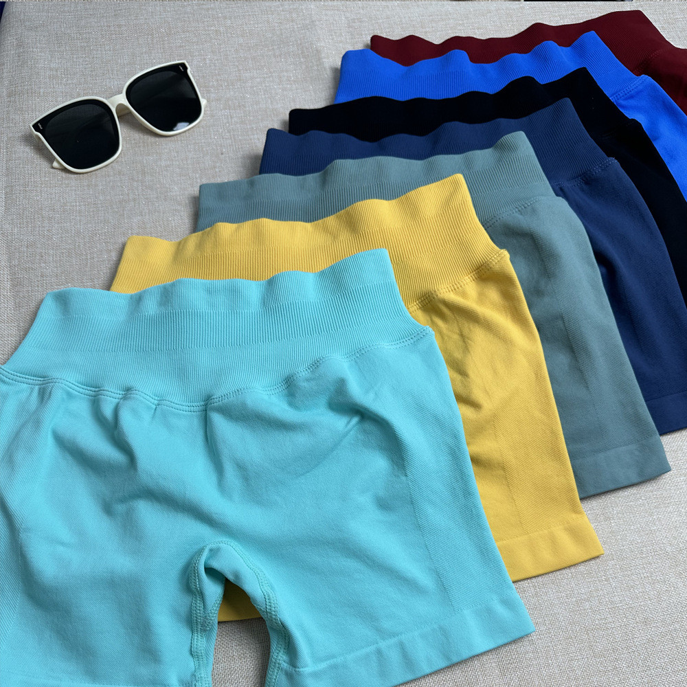 กางเกงขาสั้น Dfyne สำหรับการออกกำลังกายและโยคะ ออกแบบมาเพื่อยกระหว่างสะโพก และมีเอวเรียบที่สวมใส่ง่า