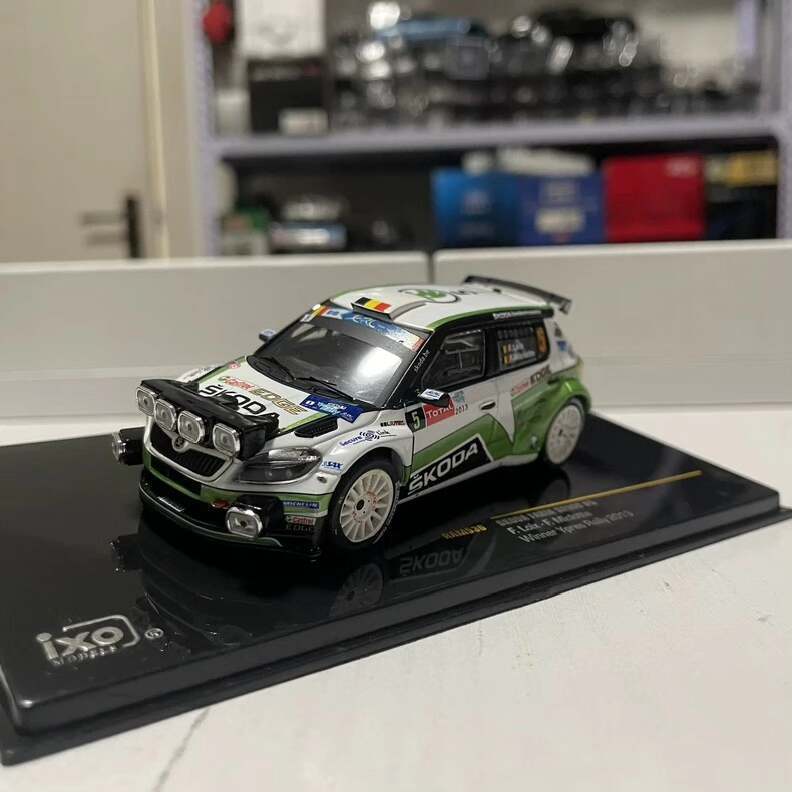 IXO Skoda Skoda Fabia Fabia S2000 2013 Championship Rally #5 แพ็คเกจต้นฉบับภาพ Os 1/43 Color As