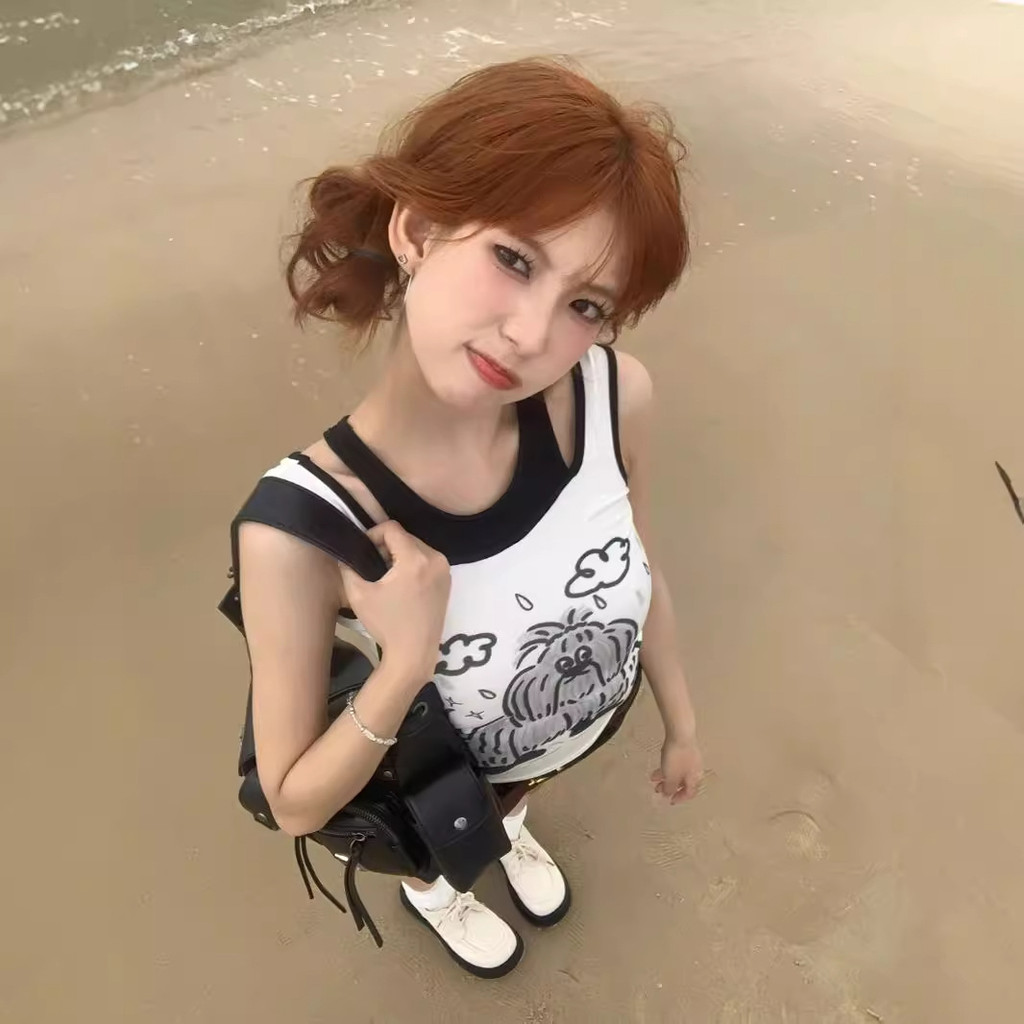 Niche tw Top Camisole Design เสื้อแขนกุดสีขาววันหยุดฤดูร้อนสไตล์อเมริกันเกาหลีด้านในสวมใส่ด้านนอก Re