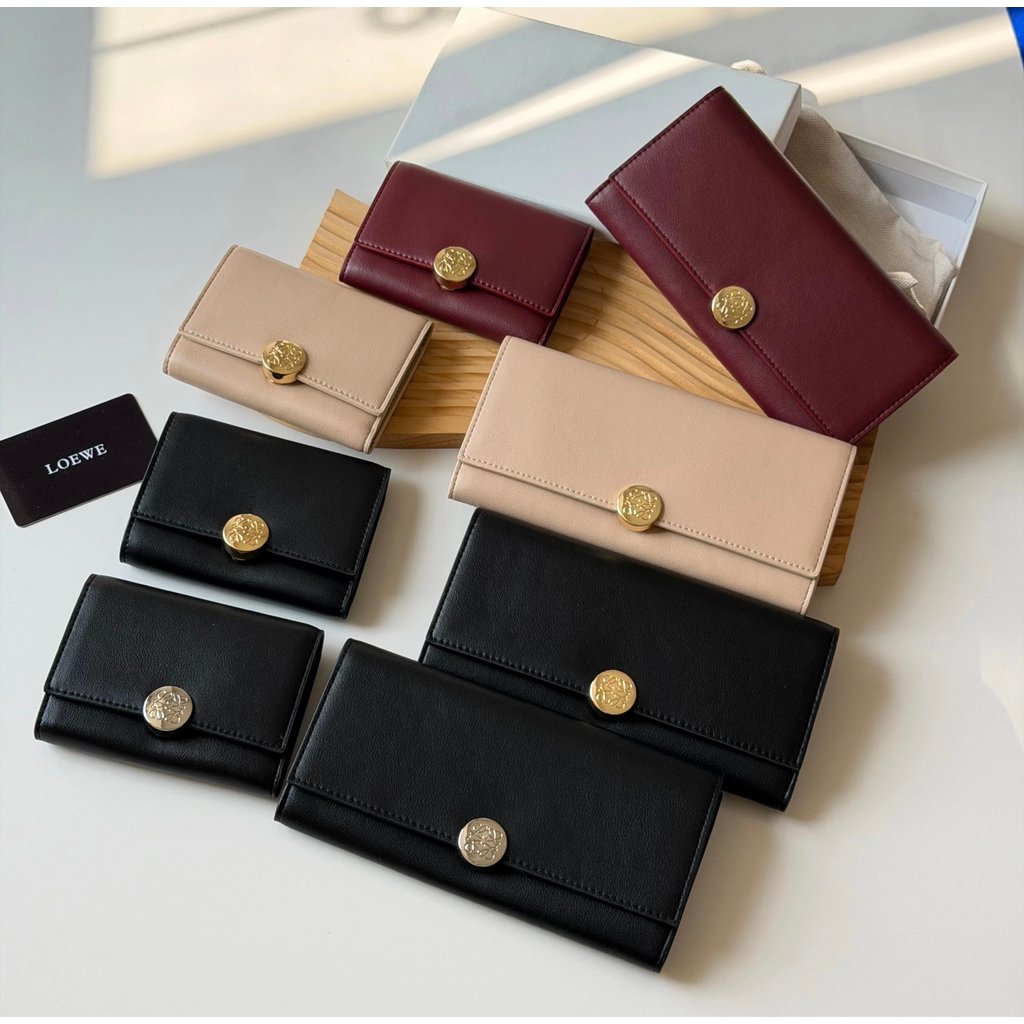 LOEWE กระเป๋าสตางค์หนังแท้Cowhide สตรี ทรงสามพับ มีคลิป flap พกพาสะดวก สำหรับบัตรและเหรียญ