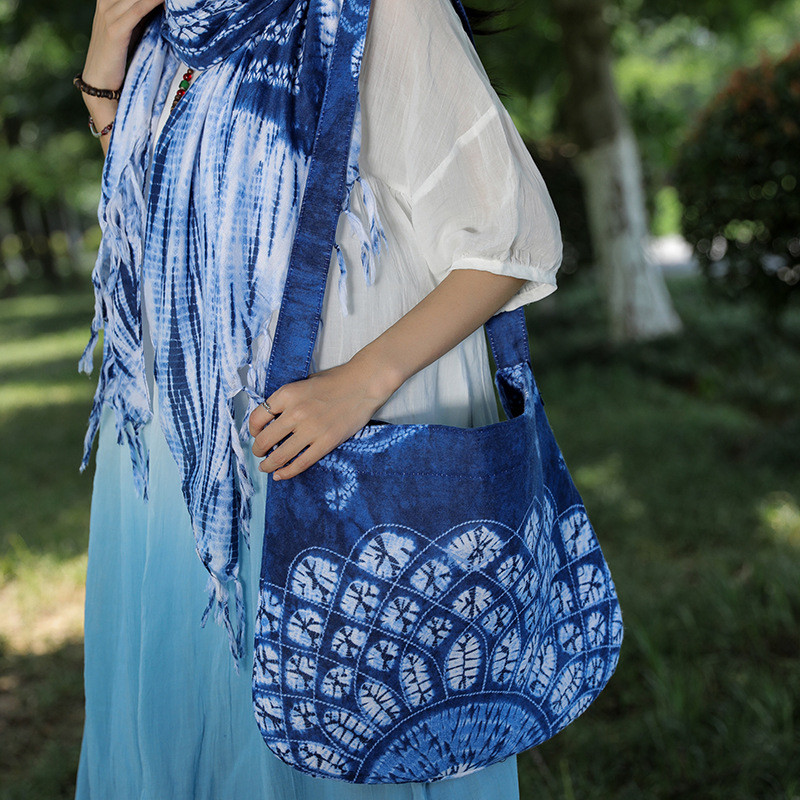 กระเป๋าไหล่สไตล์ทรายไลย์ไทโดว์ Lijiang Retro Blue Dye สำหรับท่องเที่ยวและใช้งานประจำวัน