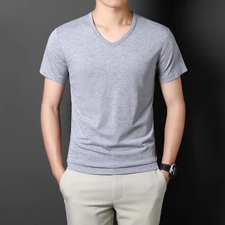 เสื้อยืดแขนสั้นผู้ชาย แบบคอวีบาง สไตล์ลำลอง สีทึบ ทรงกระโปรงสั้น