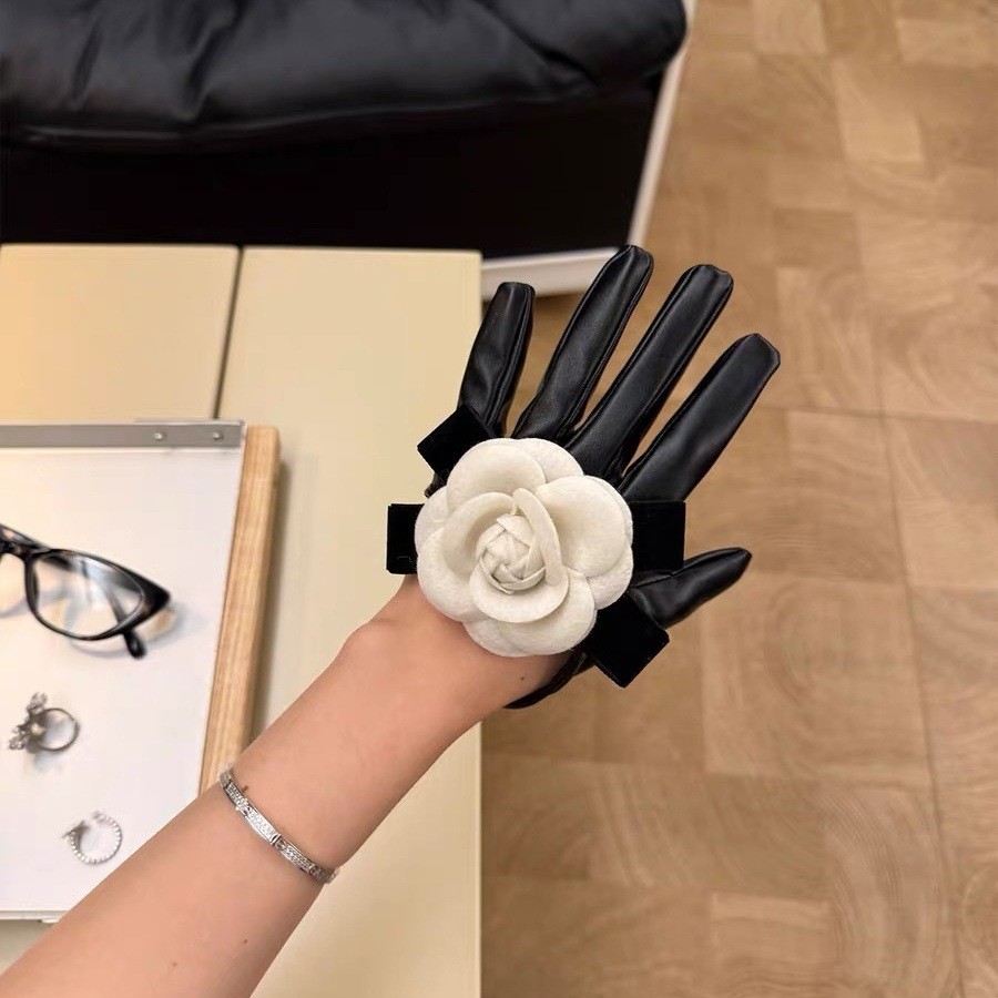 ชุดถุงมือสีดำสไตล์วินเทจโซเชียไลท์ สำหรับเจ้าสาว มีคำเขียนแบบเฮปบันภาษาฝรั่งเศส