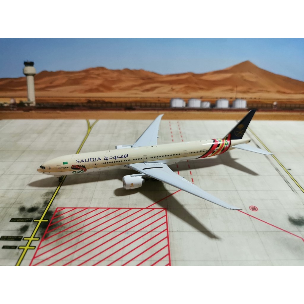 Phoenix 4404 Phoenix 4404 Phoenix Arab Air B777-300ER HZ-AK42 1: 400 โปรดอย่าถามฉัน Asylum ใหม่ไร้ที