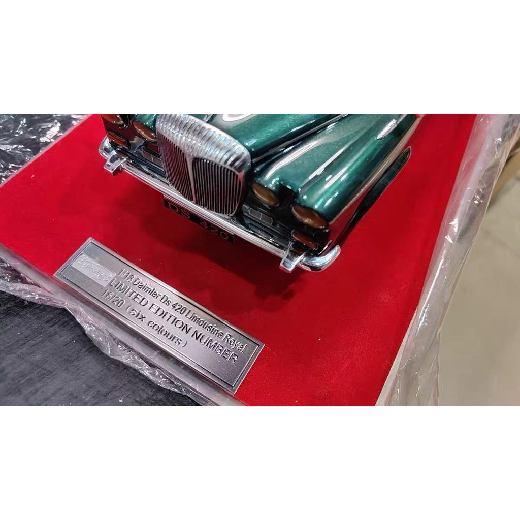 1/18 Daimler Deluxe Car 1970 Queen of England Daimler DS420 โมเดลเรซิ่น