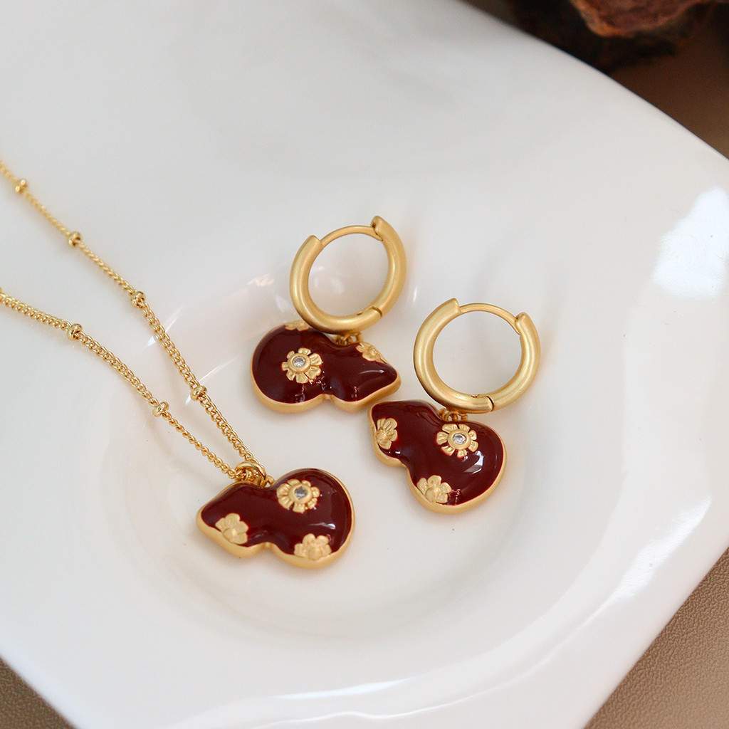 สร้อยคอแฟชั่นอนิเมะสีแดง เคลือบเงางาม สำหรับสไตล์หรูหรา WFD3