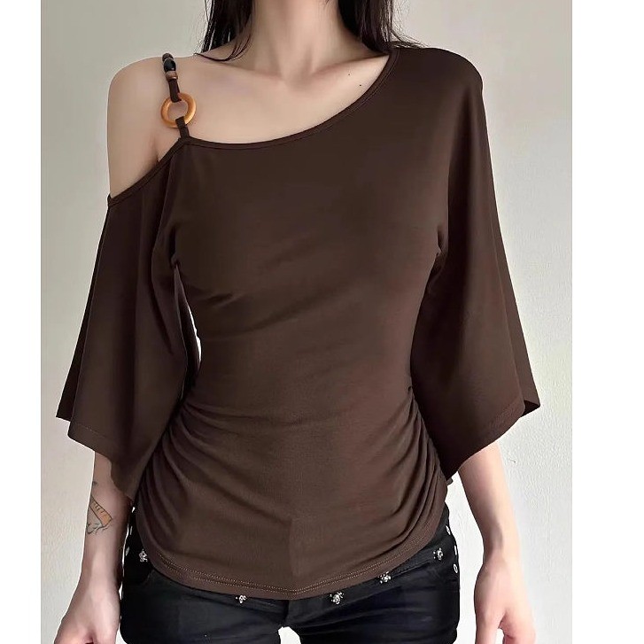 Y เสื้อยืดแขนสั้นผู้หญิง Retro Hot Girl การออกแบบไหล่เอียง Niche Slim-Fit Slimmer ดู Strapless Classy ทั้งหมด @