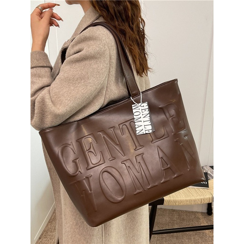 2026 สไตล์ใหม่ประเทศไทย gentlewoman Letter นูน Tote กระเป๋าหญิงฤดูหนาว Retro Dark Commuter Tote กระเป๋าสะพาย0316