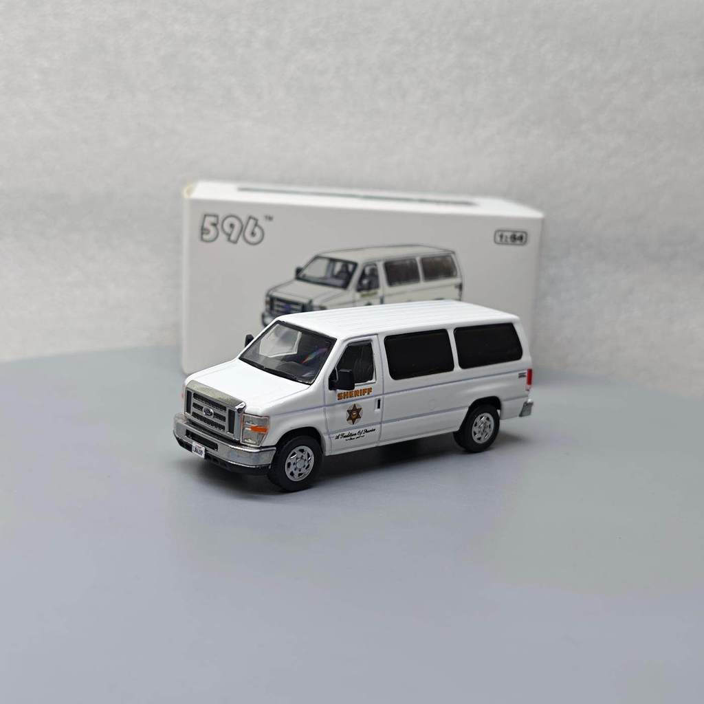 596 1: 64 Ford E-Series Vans-LAPD 596-105