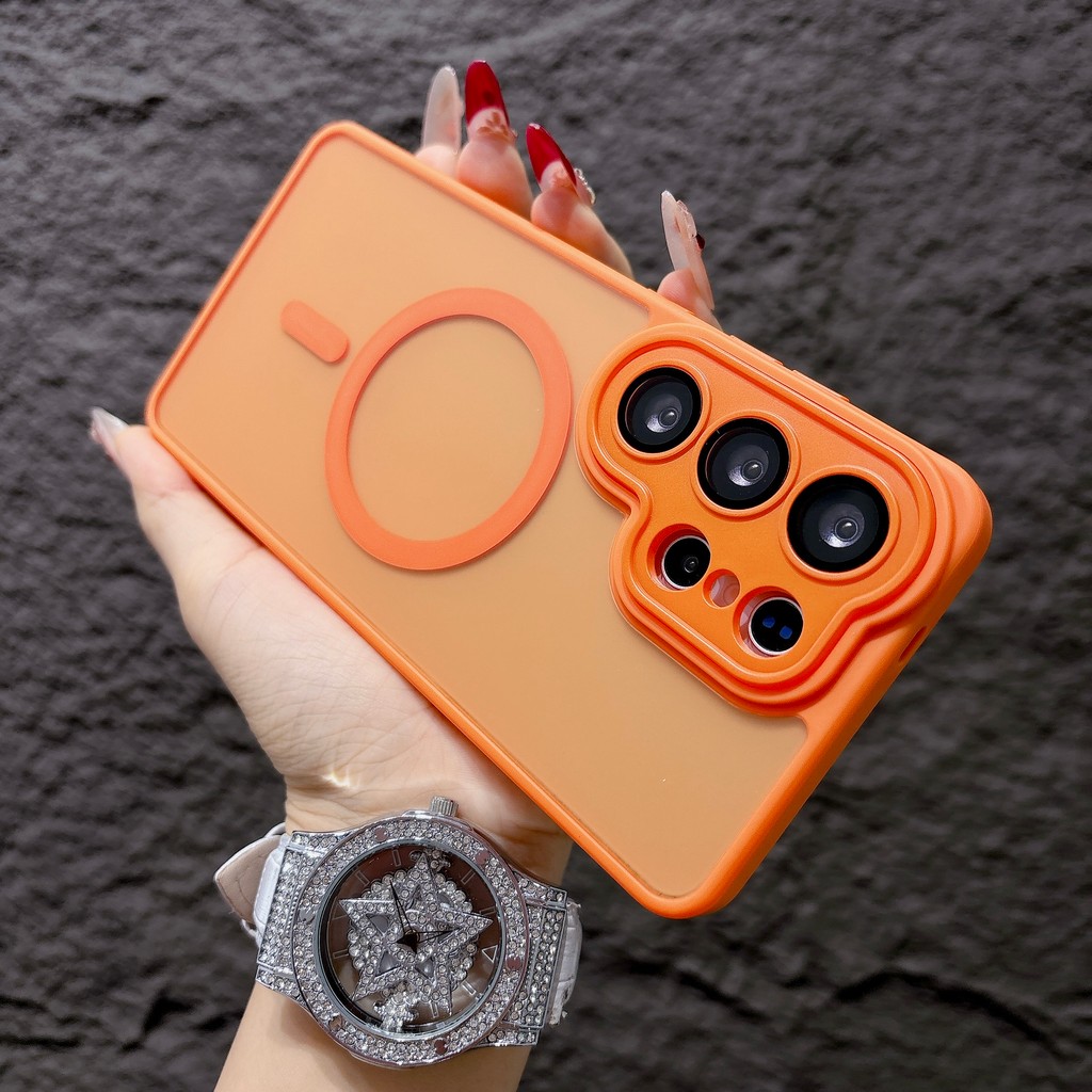 เคสโทรศัพท์แม่เหล็กด้านสีส้มสไตล์ใหม่ออกแบบมาเป็นพิเศษสําหรับ Samsung ใช้ได้กับ Galaxy S26, S26 Ultra, S26 Plus, S25 Ultra, S24 และ S23 Ultra Plus รวมถึงฟิล์มเลนส์