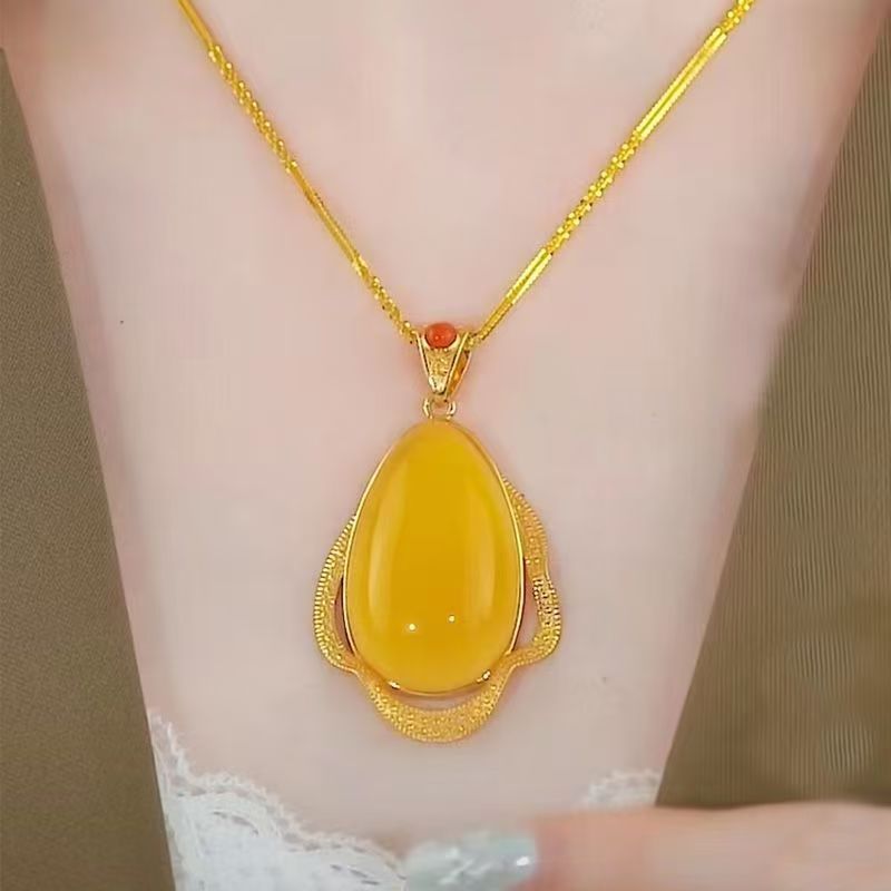 Ice Yellow Ocean Heart Retro Water Drop High-End Temperament Water Wave Chain แฟชั่น Commuter Elegan