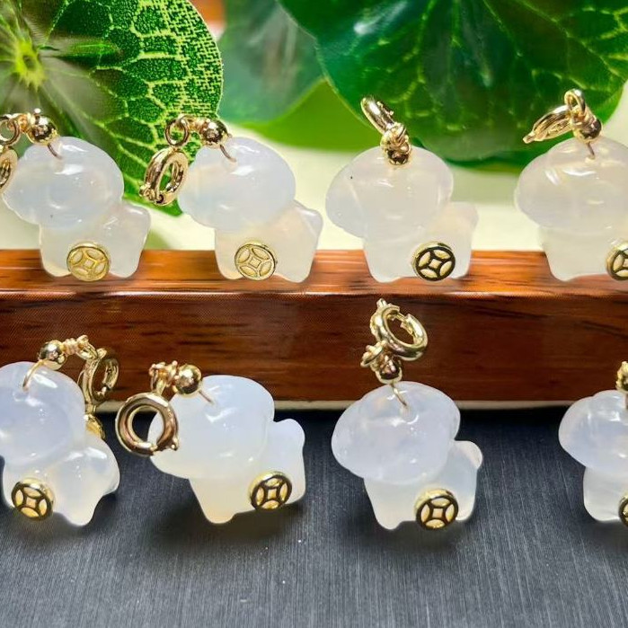 อาเกตสีขาวธรรมชาติทันทีที่อุดมไปด้วยหยดขนาดเล็กลื่นประมาณ15มิลลิเมตรแกะสลักชิ้นคริสตัลทํามือเครื่องประดับทําเองอุปกรณ์เสริมที่เรียบง่ายทุกการแข่งขันของขวัญ