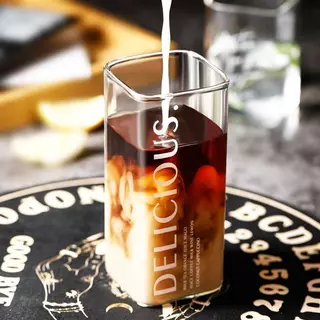 พร้อมส่ง! แก้วกาแฟ แก้วนมทรงสี่เหลี่ยมทนความร้อน ถ้วยนมเครื่องดื่มเย็น น้ำผลไม้ DELICIOUS glass แก้วทรงก้นโอ่ง