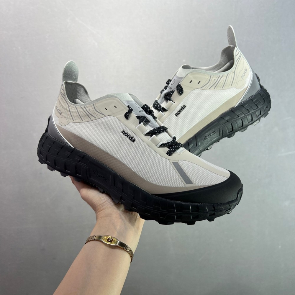 NORDA 001 รองเท้าวิ่งข้ามประเทศ Unisex สีเทา น้ำหนักเบา ทนทาน และกันลื่นกันน้ำ A1XH