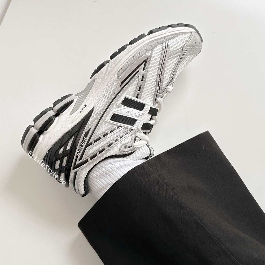 ((Daigou) 1906R IU Endosement ครีมสีดําเงินสีขาวรองเท้าผู้ชาย M1906RER GCR9