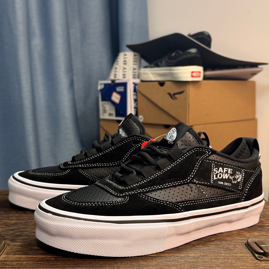 Vans Half Cab Black Sports and Leisure Board Shoes