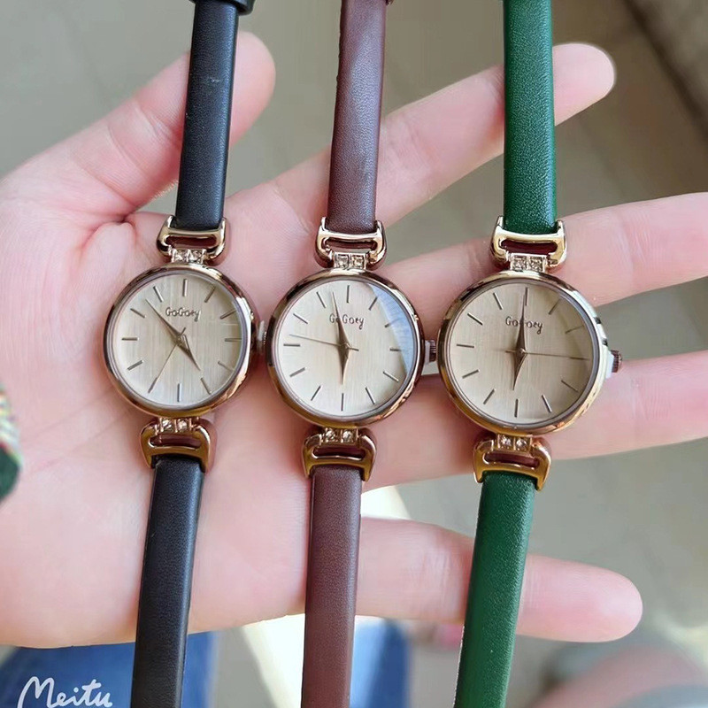 GoGoey นาฬิกาแฟชั่นสุภาพสตรีหน้าปัดเล็ก Simple Strip Nail นาฬิกาหญิง Live TQ9J