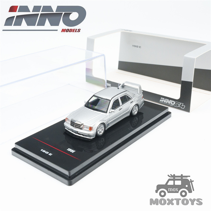 INNO 1:64 190E รถโมเดลDiecastสีเงิน