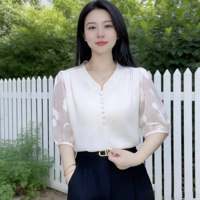 เสื้อเชิ้ตแขนสั้นสำหรับผู้หญิง ใหม่มีสไตล์อเนกประสงค์ พิมพ์ลาย trendy และสวมใส่ง่าย