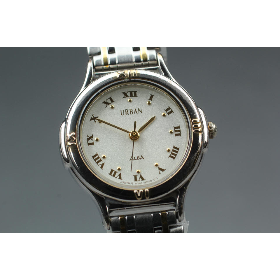 Vintage 2000 Near MINT* Seiko Alba V701-6C30 Silver Roman 25mm Qz Unisex Watch