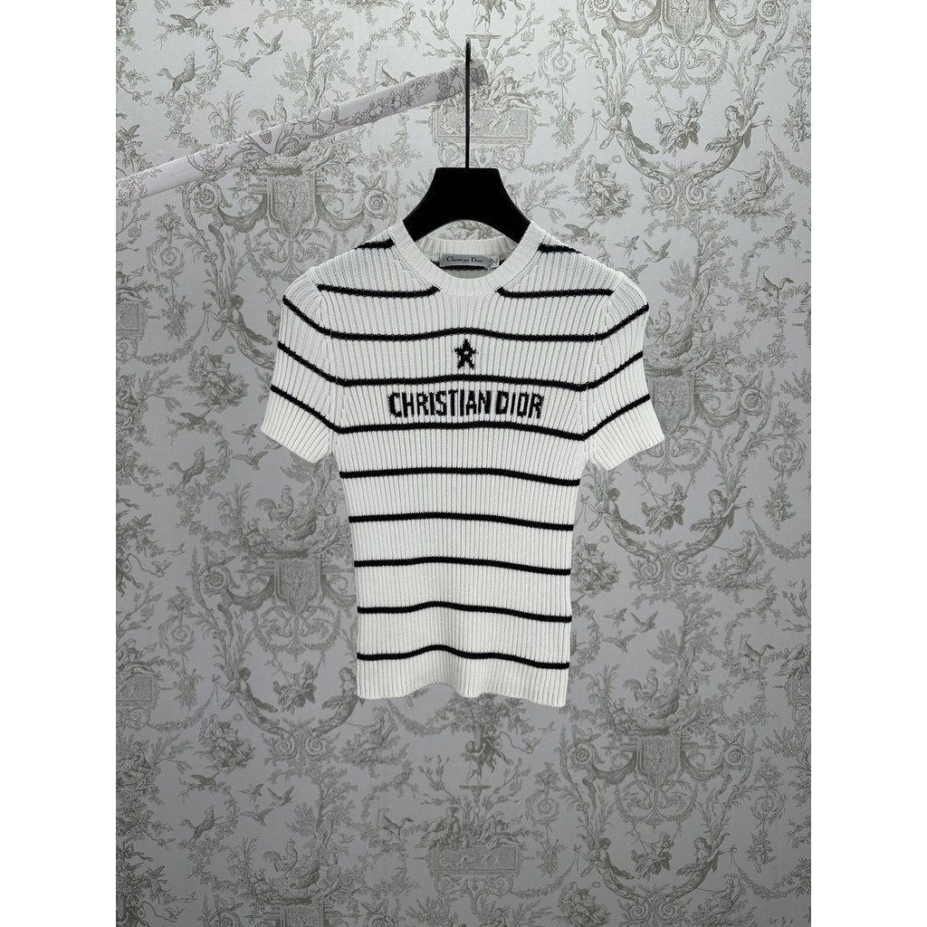 DI & OR2026 เสื้อยืดคอกลมแขนสั้นสไตล์คู่ผู้ชายฤดูใบไม้ร่วงโลโก้สไตล์ใหม่พิมพ์ Basic Two-Line Light S