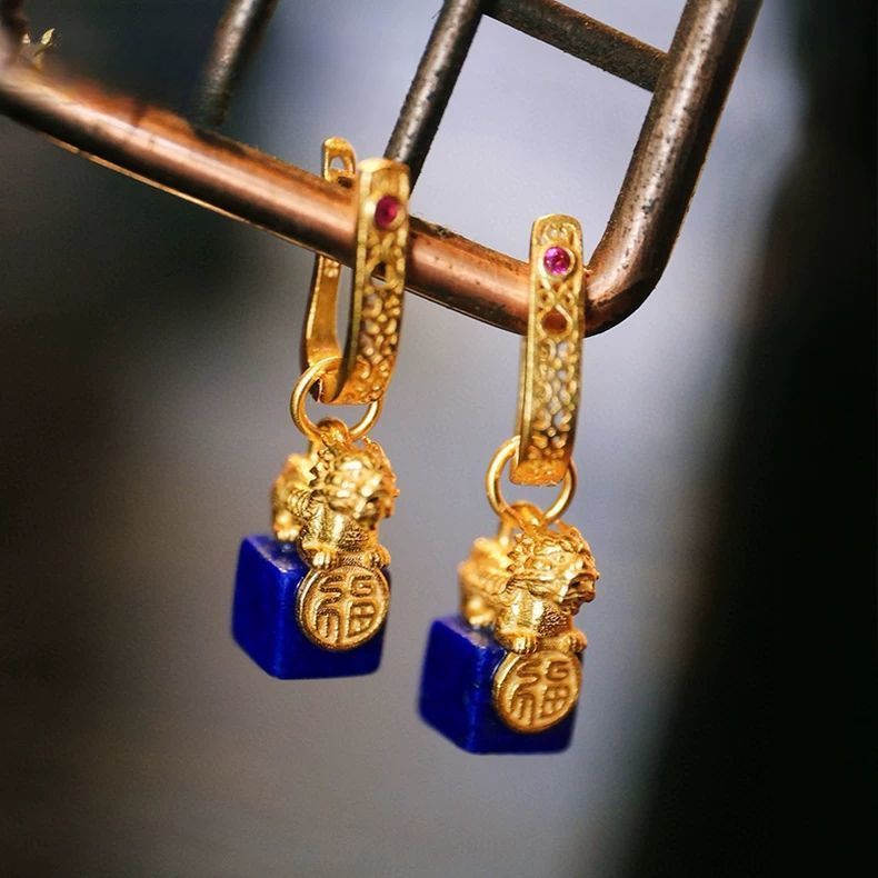 Miyan Geometric Square Series Ear Buckles Lucky Pixiu High-End ใหม่จีนต่างหู Niche Klein Blue 2025 ใหม่หญิง