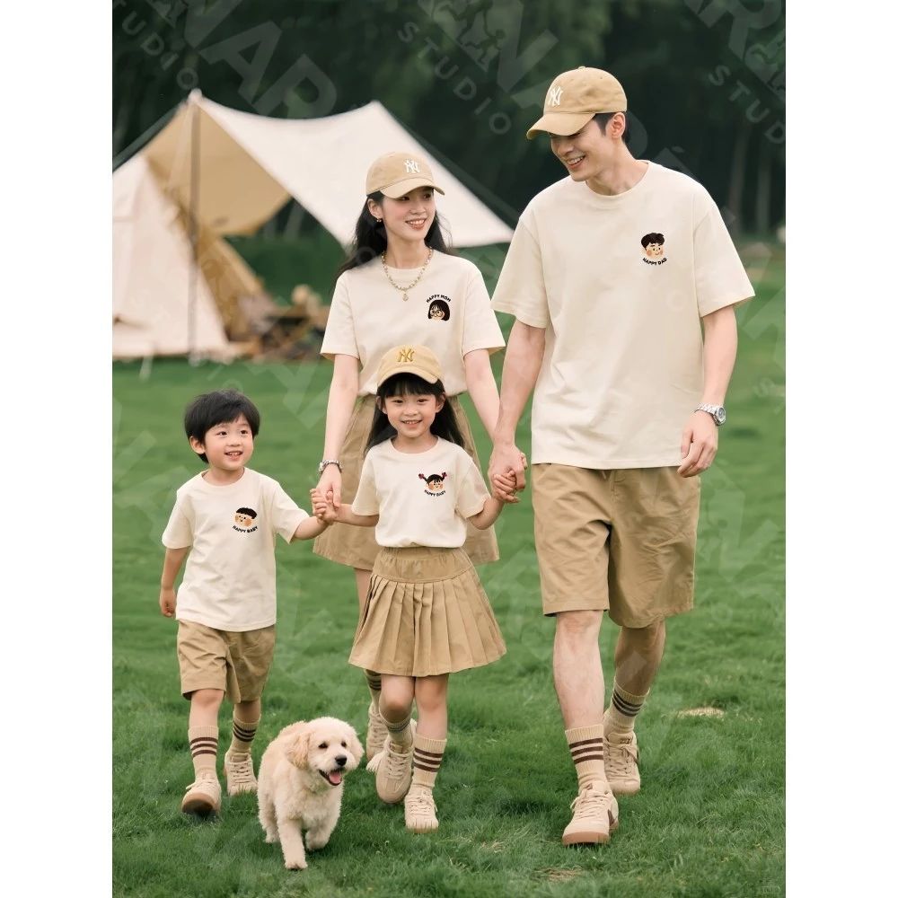 เสื้อทีชีผ้าฝ้าย 100% เล รุ่นใหม่ฤดูร้อน 2025สไตล์ครอบครัว(4คน/ครอบครัว)สำหรับการท่องเที่ยวชุดครอบครัว สไตล์พ่อแม่กับลูก