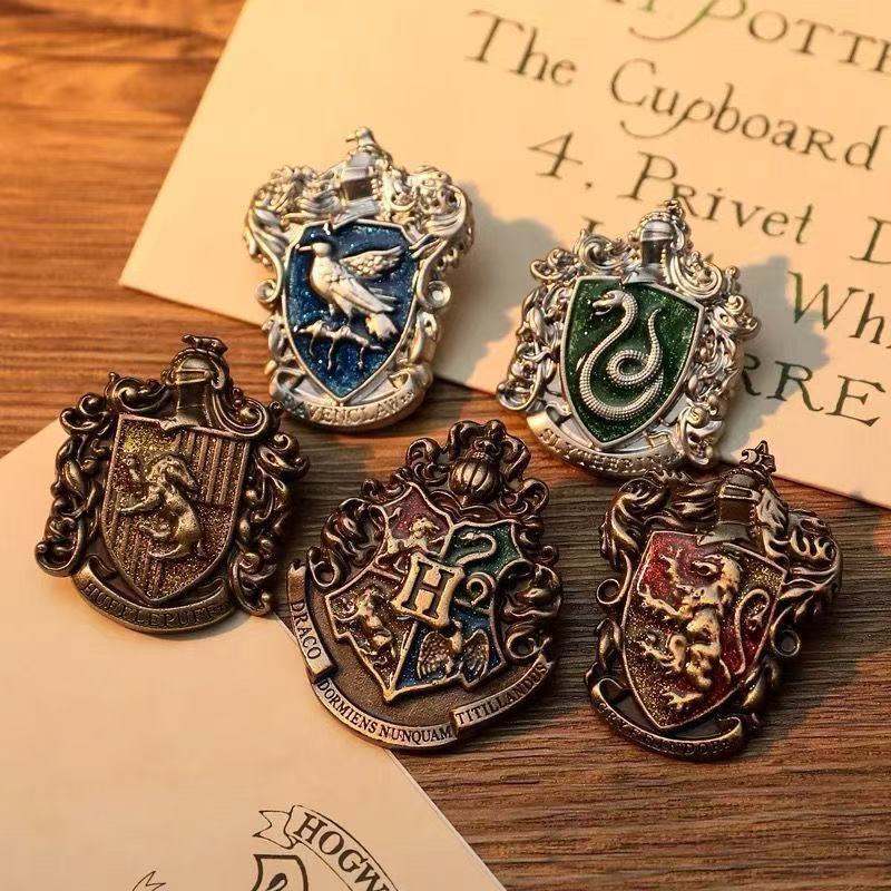 TB Spot Goods#Harry Potter House Crest Gryffindor Brooch 3D Logo Anime Alloy High-Quality Set2603TT