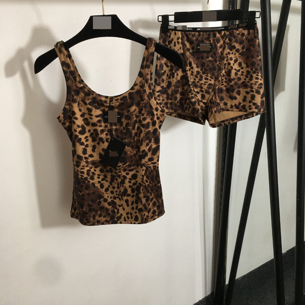 8T7W DG* Elegant, comfortable, casual, sexy dopamine-style leopard print outfit