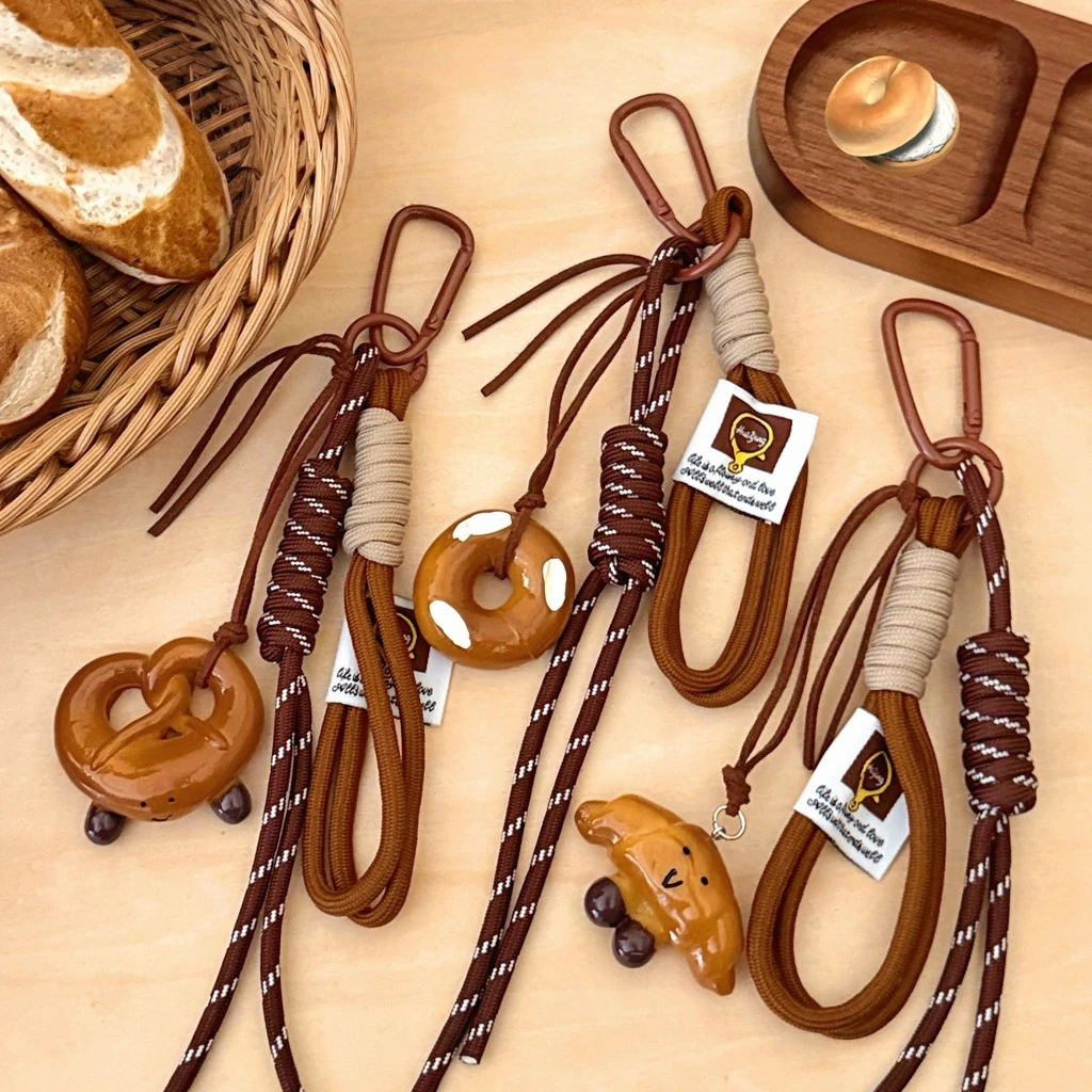 Ins สไตล์ Pretzel ขนมปังพวงกุญแจน่ารักจําลองอาหาร Key แหวนสําหรับกระเป๋าถือเครื่องประดับ