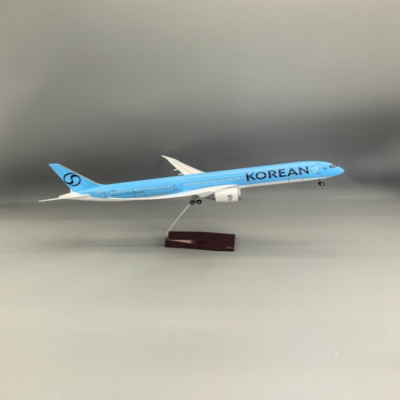พร้อมไฟ 43 ซม. Daehan Air B787-10 เครื่องบินรุ่นเครื่องประดับแบบคงที่ Air