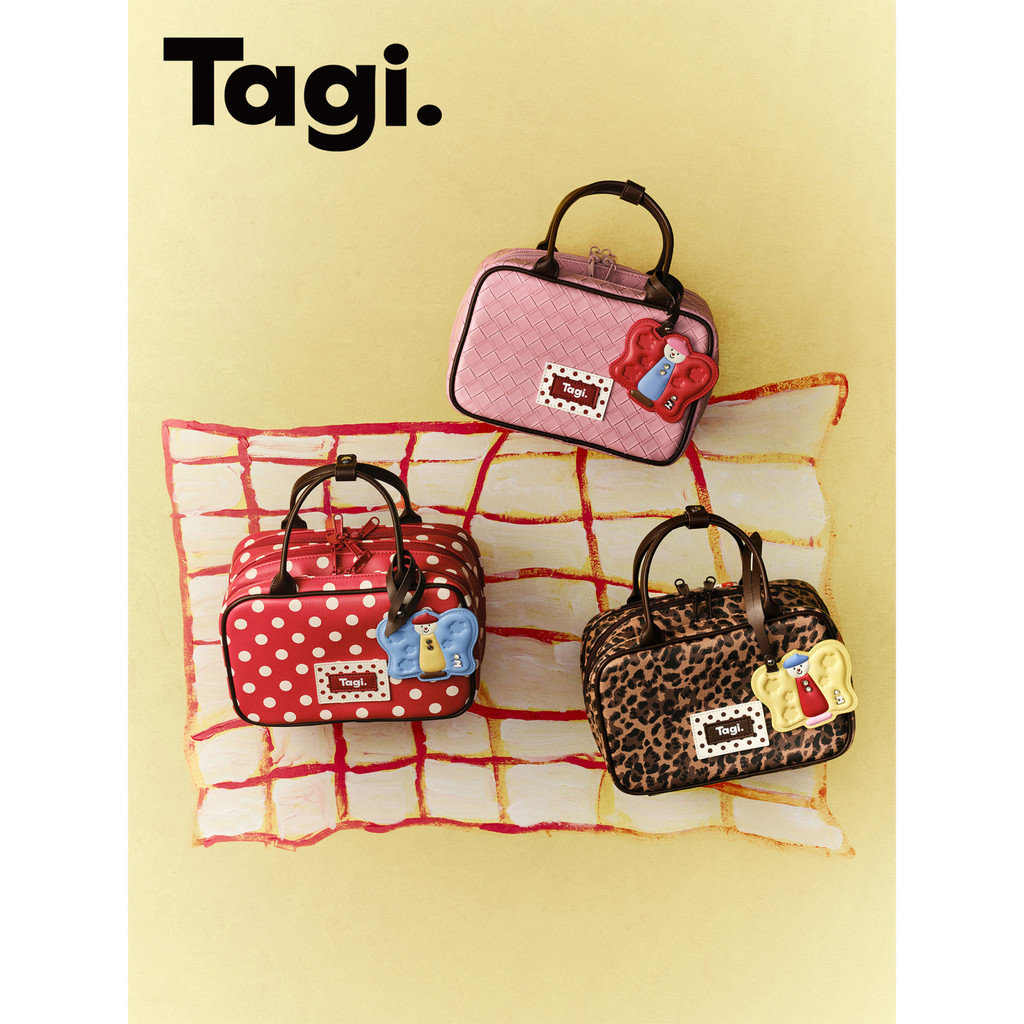 Tagi. Bowling Cosmetic Bag Makeup Bag กระเป๋าเครื่องสำอางดีไซน์ปิกนิก จี้กระจกผีเสื้อแห่งจินตนาการ