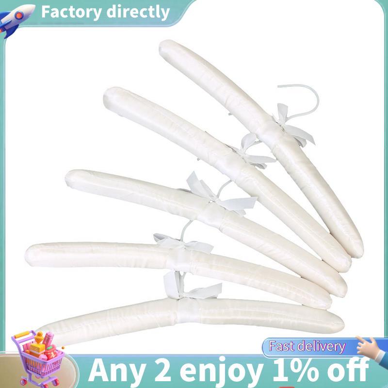 จ7-5 X ไม้แขวนเสื้อบุนวมผ้าซาตินสีขาว